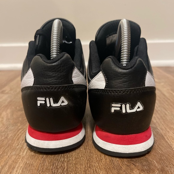 Fila Men's Classico 18 Running Shoes 1CM00550-014 - Black/White/Red - Picture 2 of 6